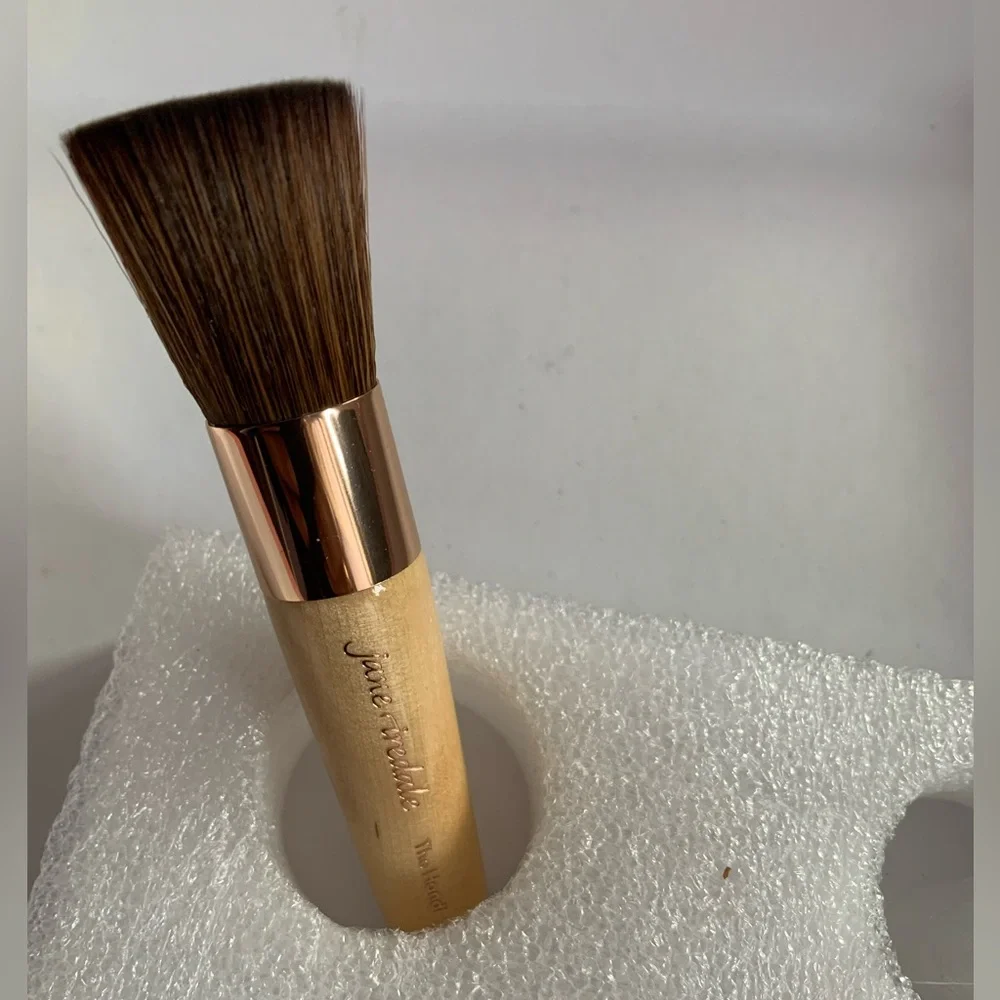 Jane Iredale Makeup Brush with Brown Bristles and Tan Handle